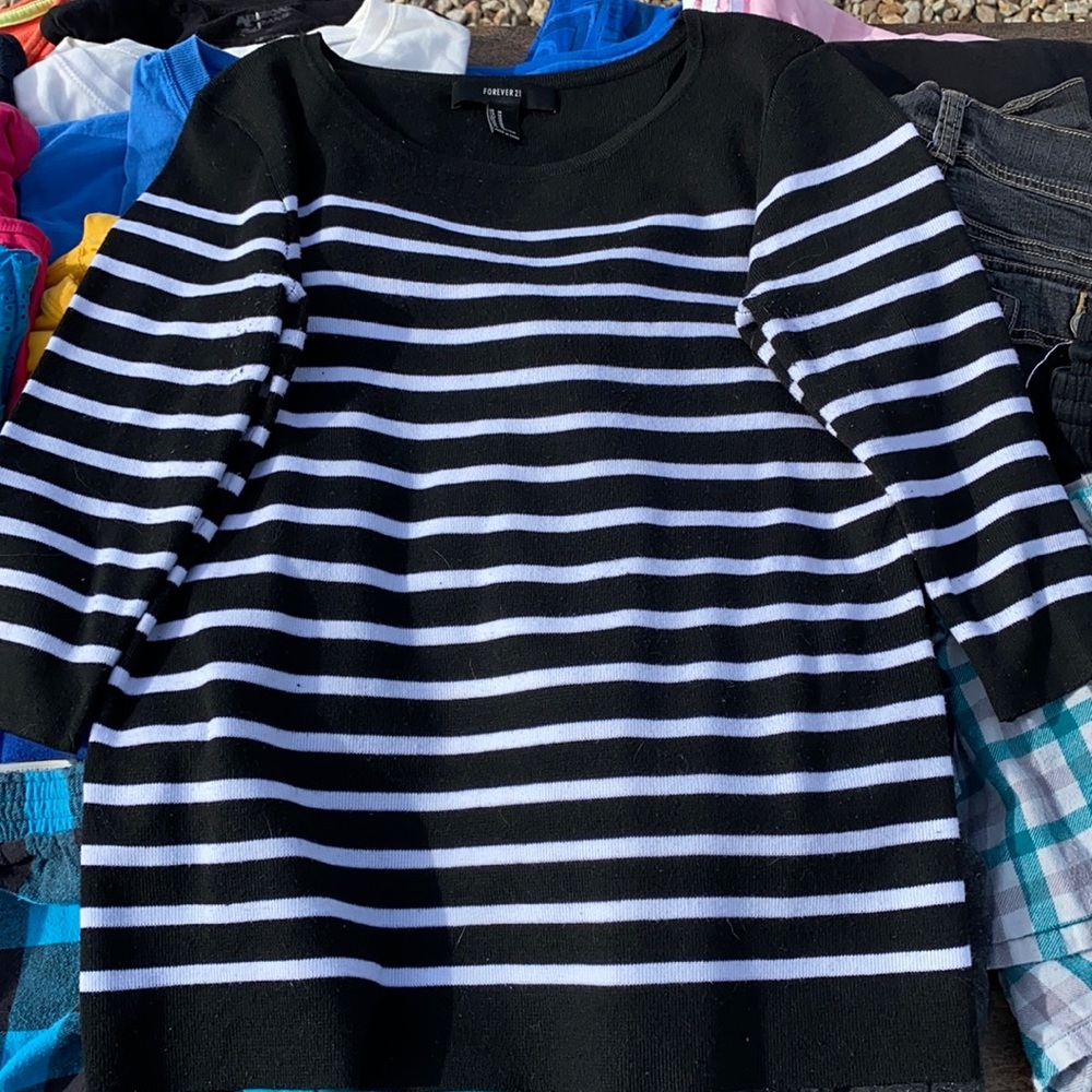 Forever 21 size medium 3/4 length shirt